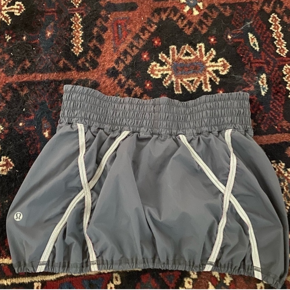 Lululemon light it up skirt RARE 4